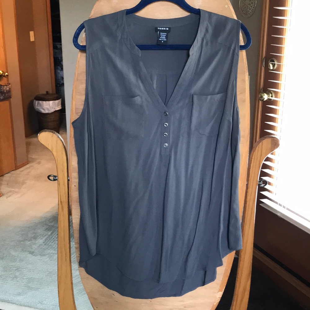 Torrid sleeveless longline blouse